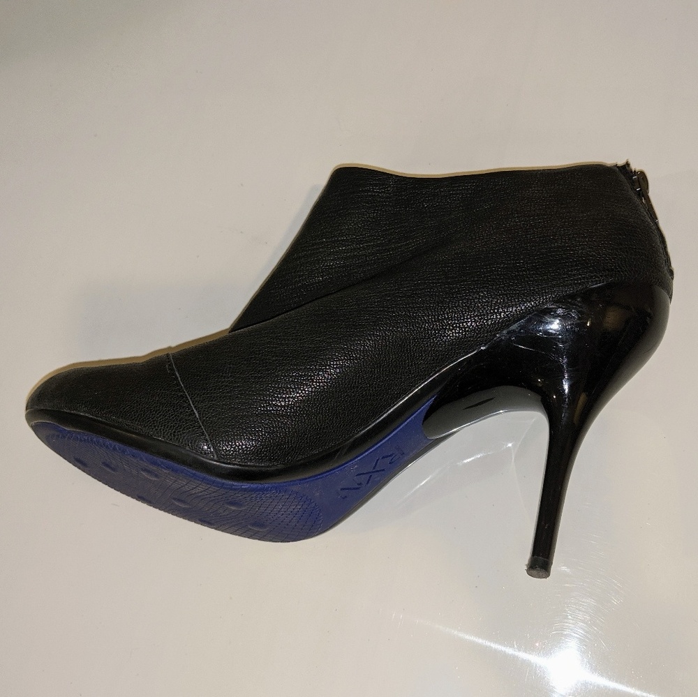Black Kenneth Cole Reaction Leather Booties Sz 10